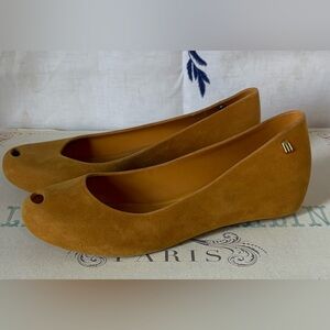 Rustic colored flats by Melissa